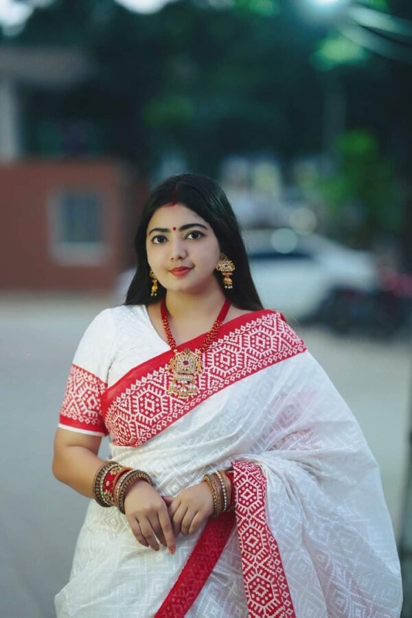 প্রিমিয়াম ধুপিয়ান সিল্ক শাড়ি - Image 2