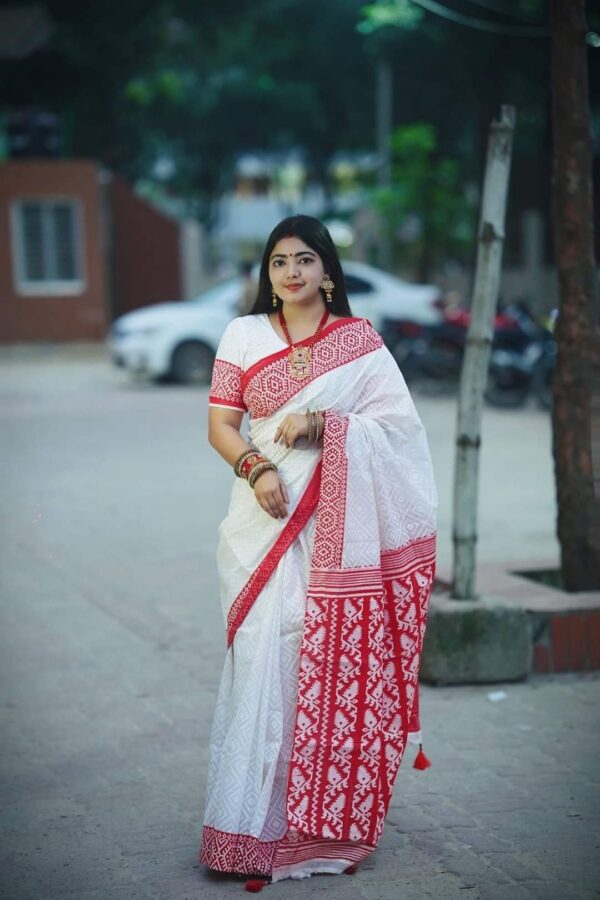 প্রিমিয়াম ধুপিয়ান সিল্ক শাড়ি