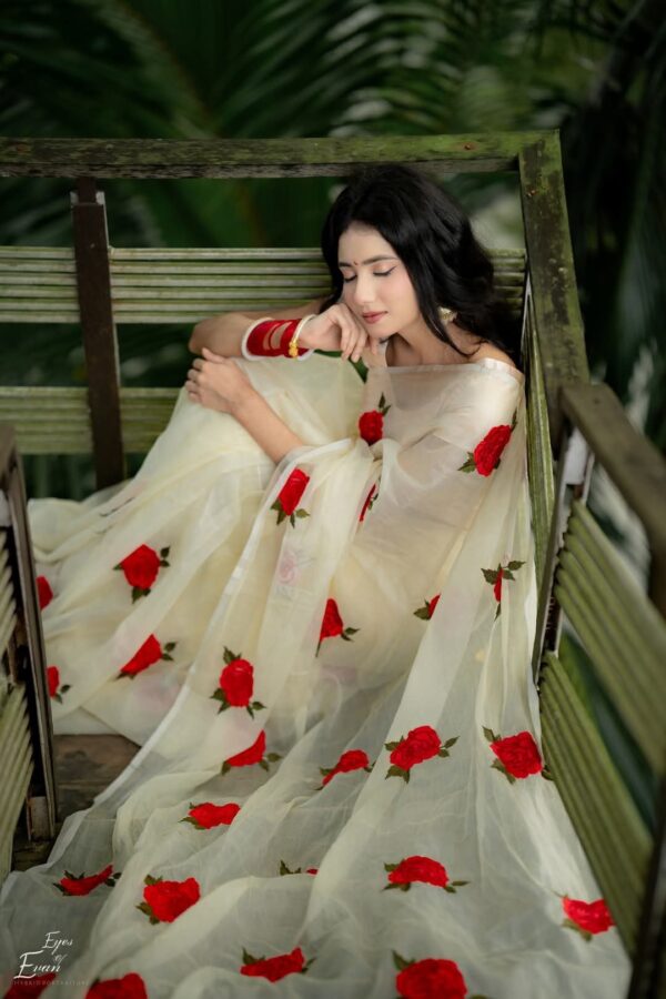 প্রিমিয়াম চান্দেরী সিল্ক শাড়ি - Image 4