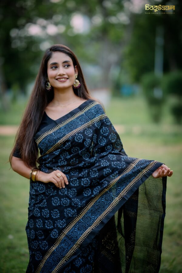 প্রিমিয়াম কালো ধুপিয়ান সিল্ক শাড়ি - Image 2