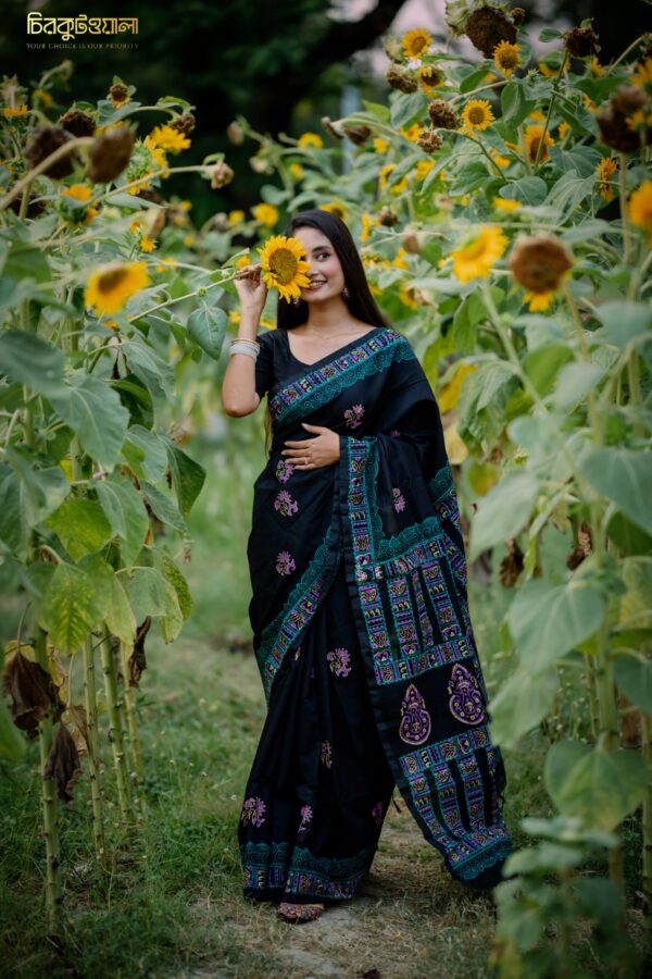 প্রিমিয়াম ধুপিয়ান সিল্ক ব্লক প্রিন্ট শাড়ি! - Image 4
