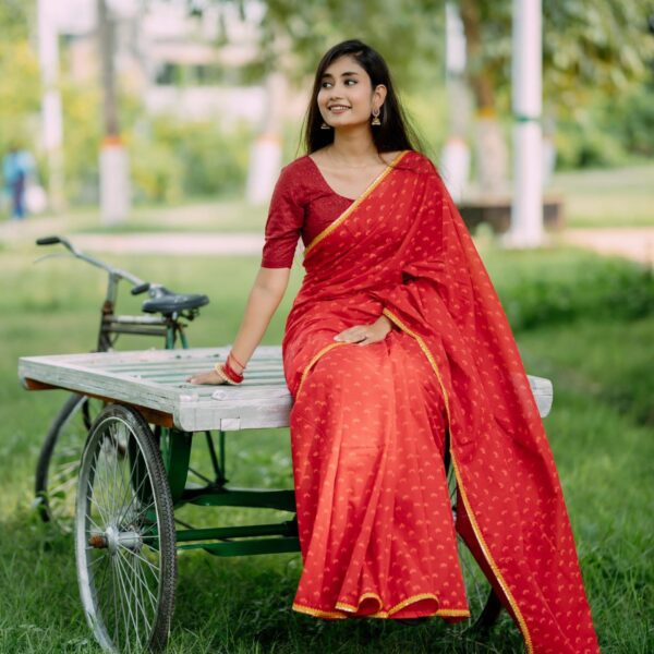তাত বুনন ব্লকপ্রিন্ট সিল্ক শাড়ি। - Image 2